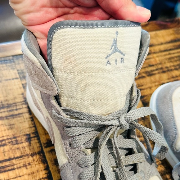 AIR JORDAN 1 MID SE COCONUT MILK GUM MENS BASKETBALL SHOES - Picture 7 of 13